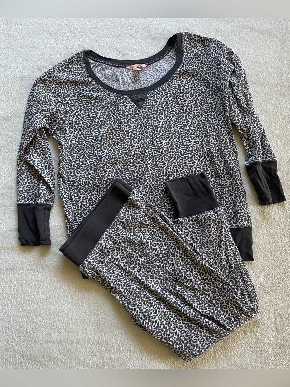 Victoria’s Secret Gray Leopard Print Pajama Set size XL